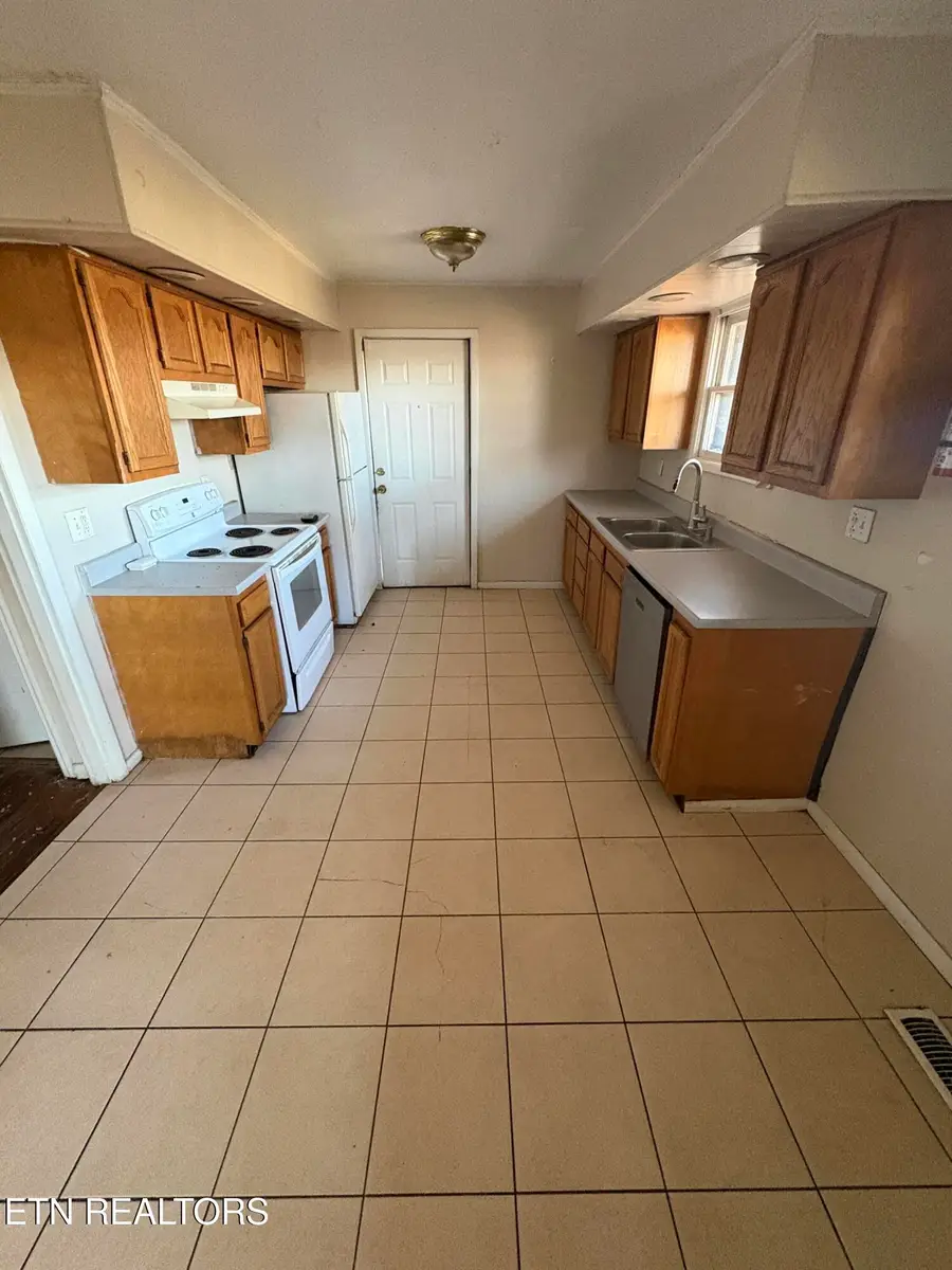 5008 Skyview Drive, Knoxville, TN 37917 - #3