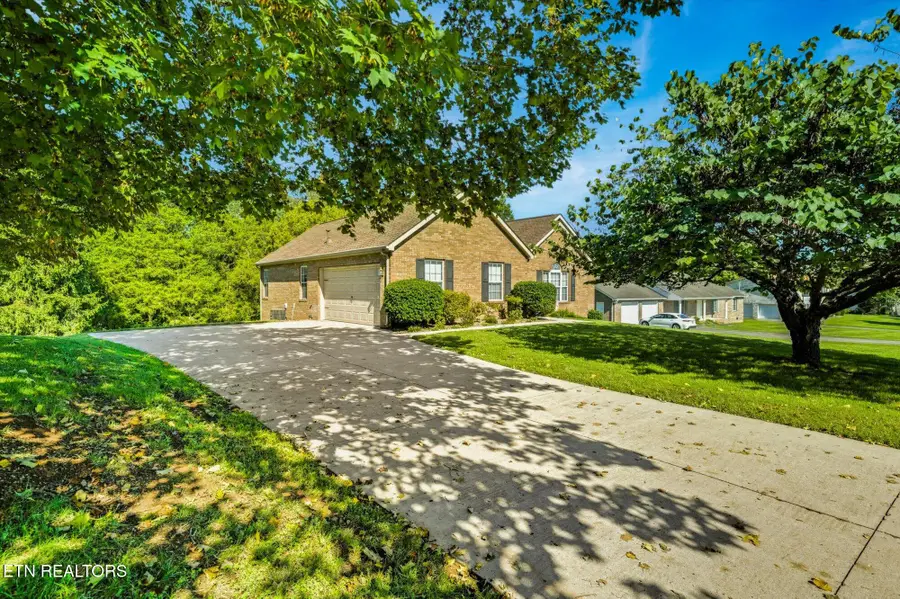 8416 Graceland Rd, Corryton, TN 37721 - #3