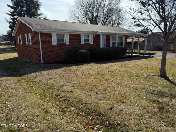 138 Gayle Ave, Lenoir City, TN 37771