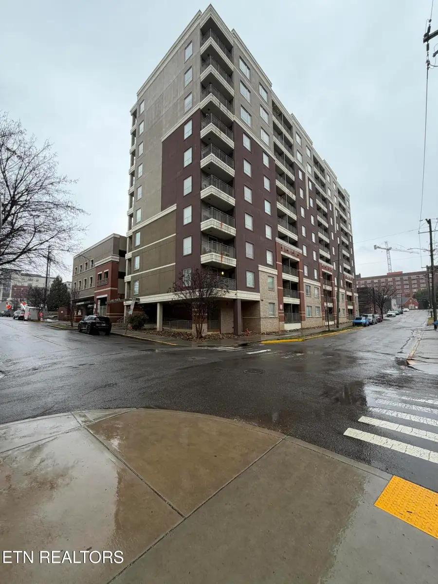 1735 Lake Ave #201, Knoxville, TN 37916 - #2