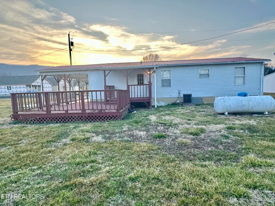 925 Winchester Ave, Middlesboro, KY 40965 - #2