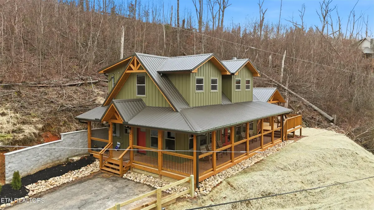 406 Long Hollow Rd, Sevierville, TN 37876 - #1