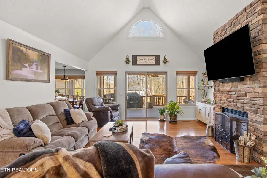 317 Georgee Rd, Jamestown, TN 38556 - #2