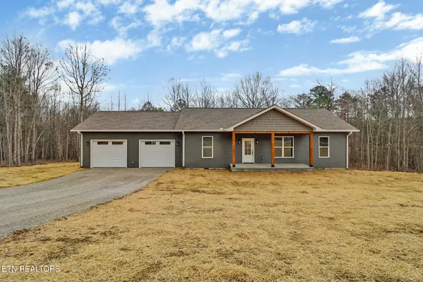 826 Dulog Tr, Jamestown, TN 38556