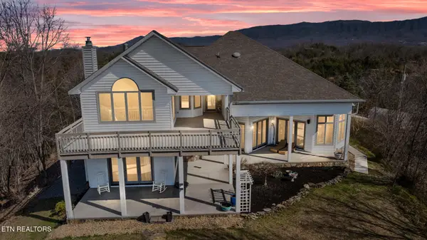 3467 Caywood Rd, Dandridge, TN 37725