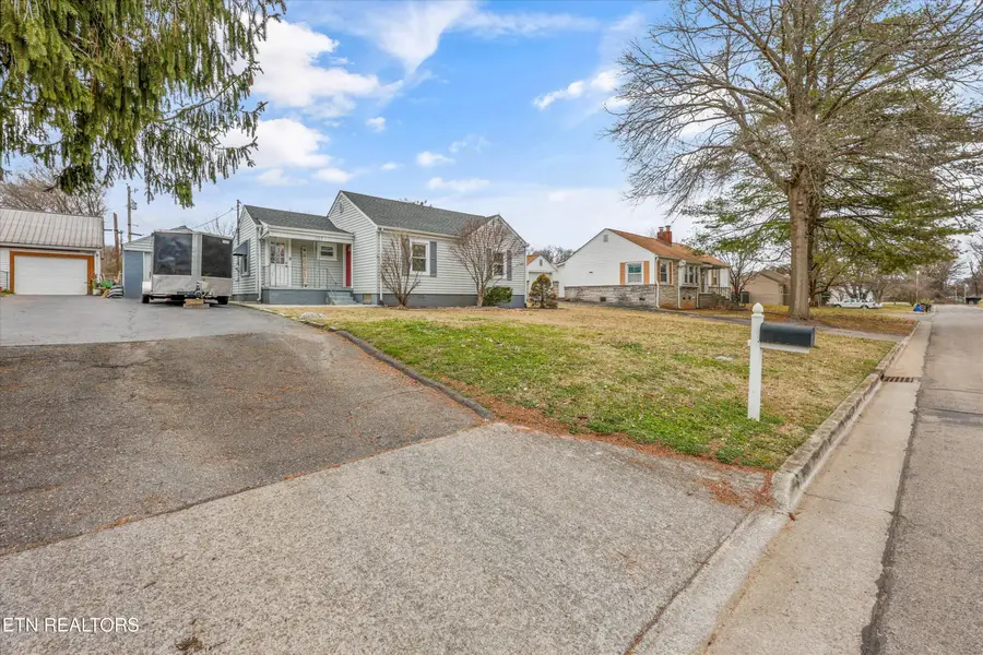 1305 Grant St, Alcoa, TN 37701 - #3