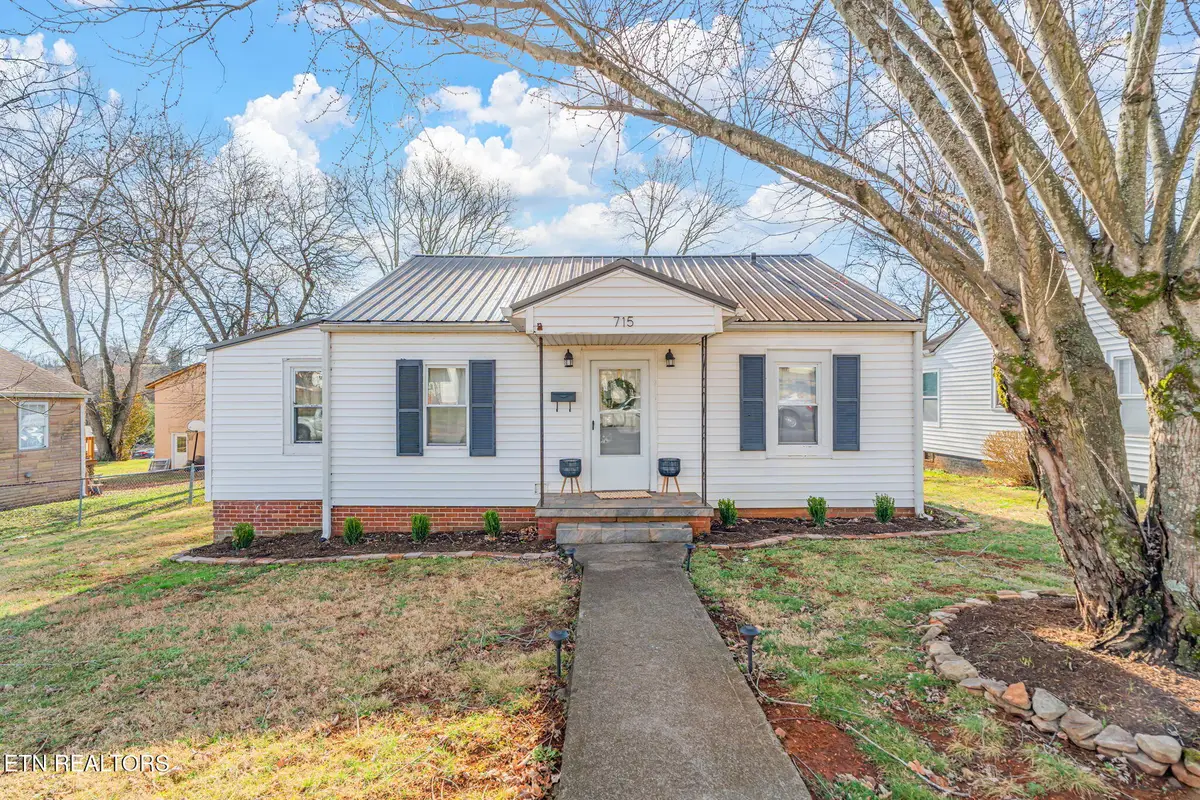715 Ferry St, Loudon, TN 37774 - #1