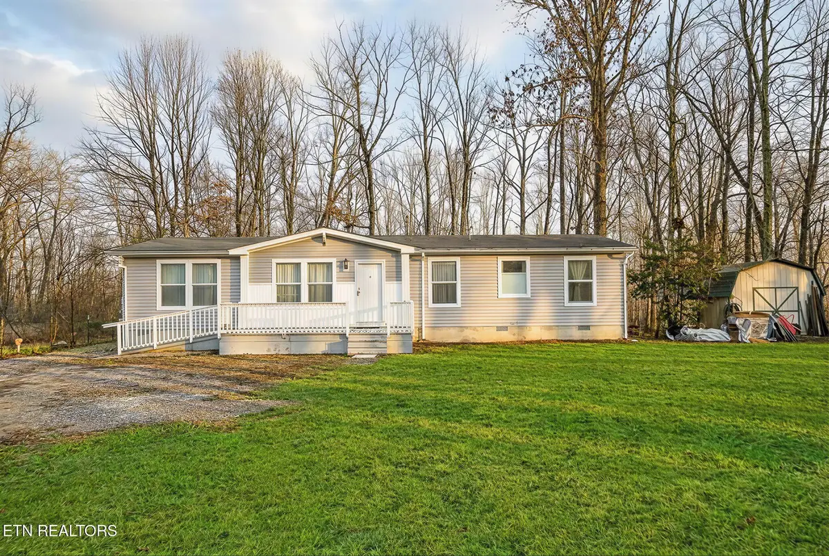 392 Carter Town Rd, Crossville, TN 38571 - #1