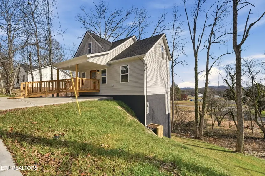 136 California Ave, Oak Ridge, TN 37830 - #3