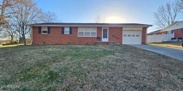7933 Ewing Rd, Powell, TN 37849