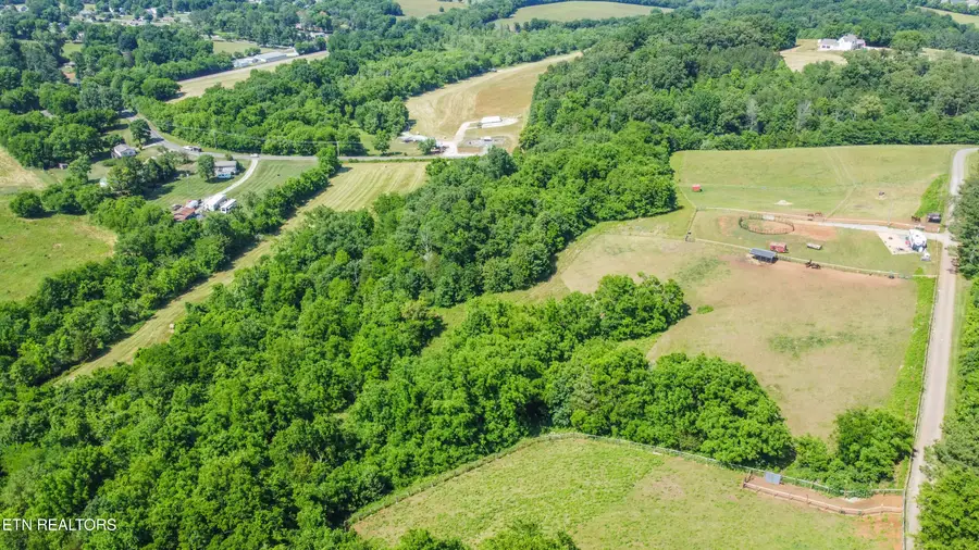 2050 Easter Ridge Rd, Lenoir City, TN 37772 - #3