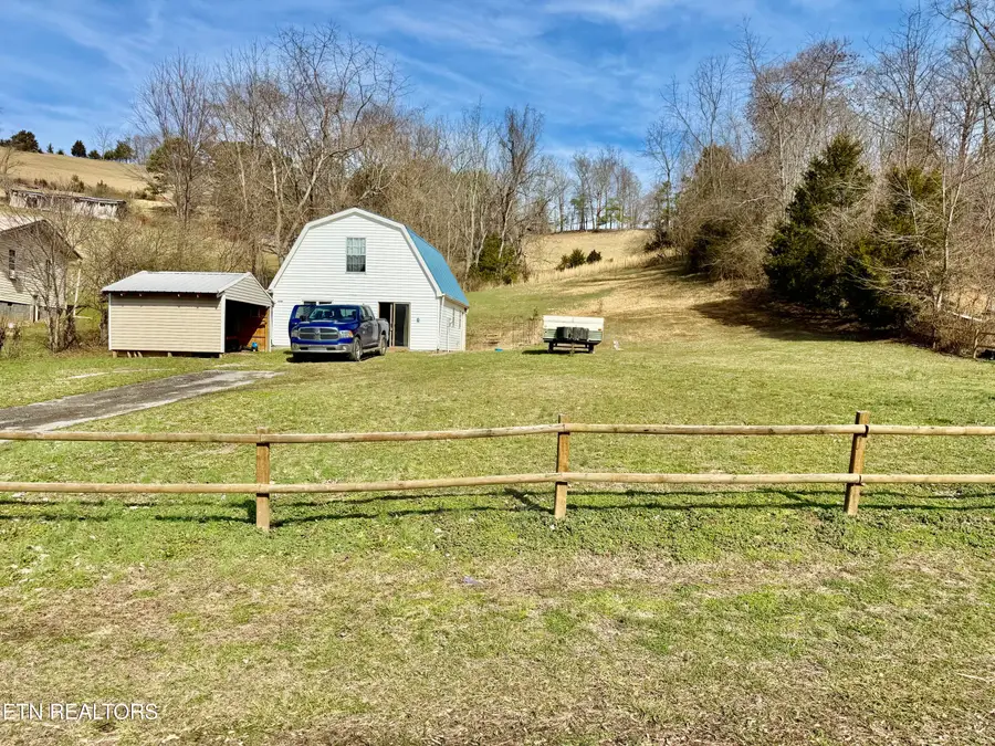 2218 Clouds Rd, New Tazewell, TN 37825 - #2