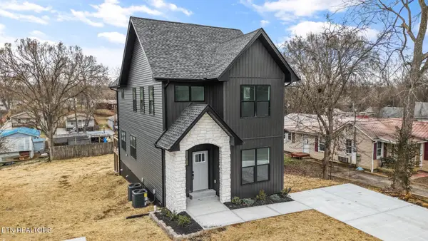 921 Drive E, Knoxville, TN 37920