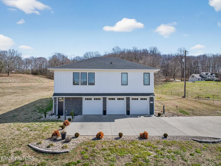 6161 Hiawatha Rd, Morristown, TN 37814 - #2