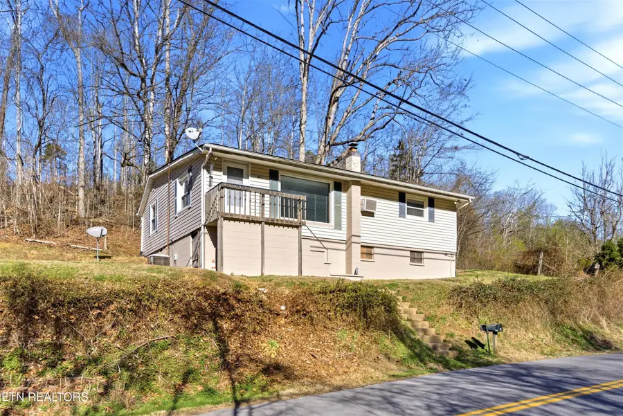 950 Indian Gap Rd, Sevierville, TN 37876 - #2