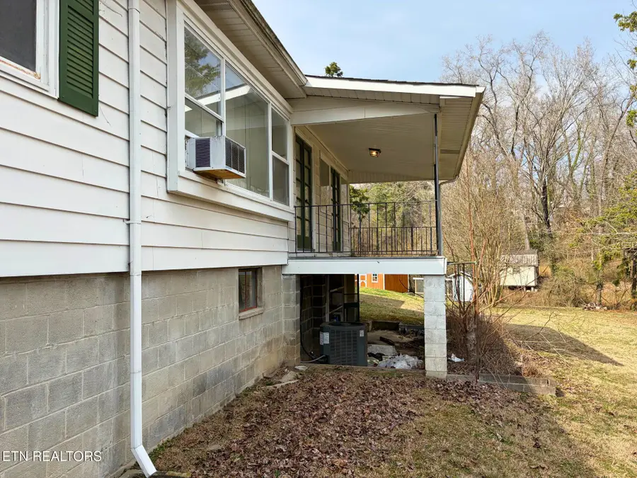 102 Underwood Rd, Oak Ridge, TN 37830 - #3