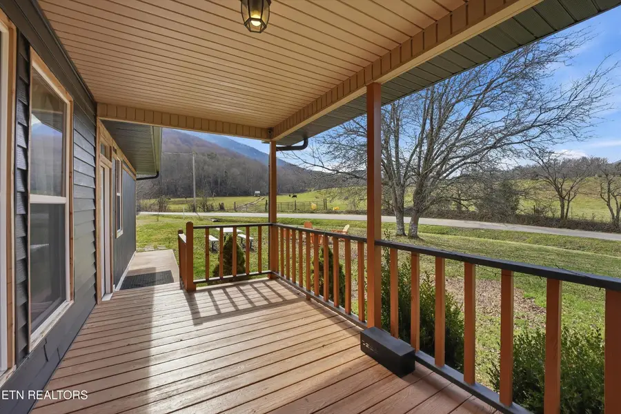 3180 Covemont Rd, Sevierville, TN 37862 - #3