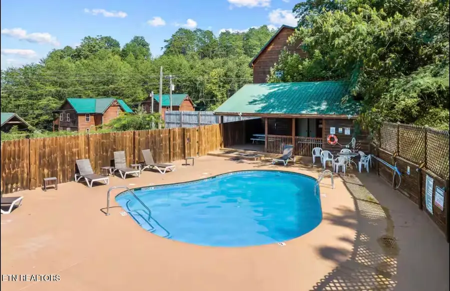 3204 Choctaw Hill Way, Pigeon Forge, TN 37863 - #2