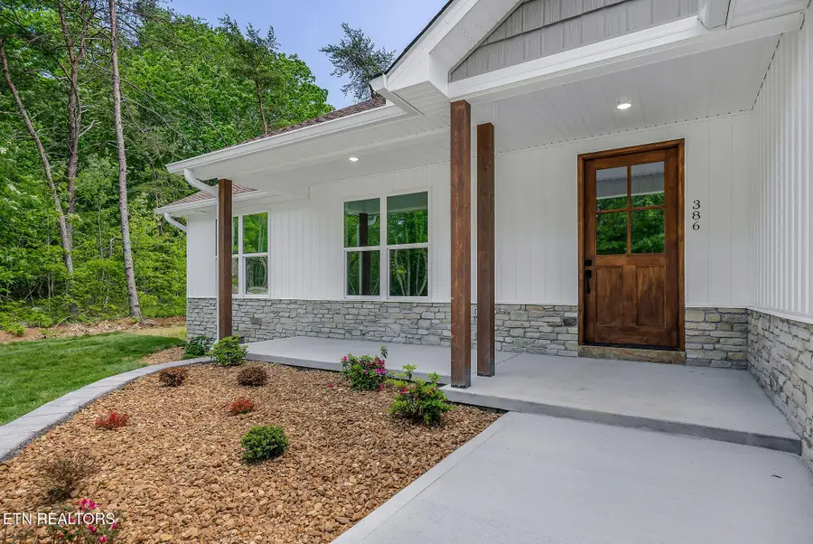 386 St George Drive, Fairfield Glade, TN 38558 - #2