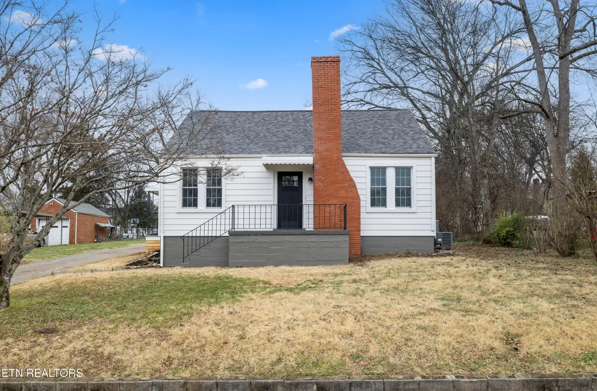 217 Waller Ave, Maryville, TN 37803 - #1