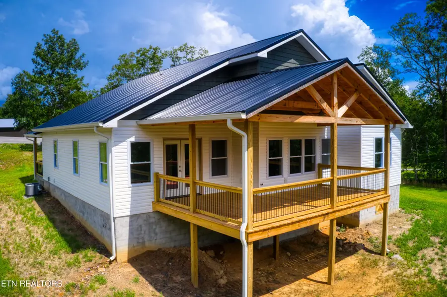 760 Rockview Rd, Jamestown, TN 38556 - #2