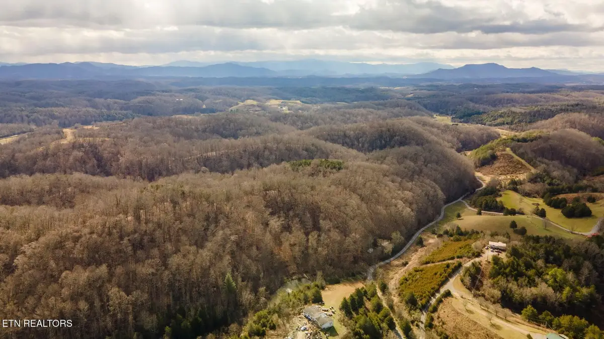 1020 Rhodes Rd, Bybee, TN 37713 - #1