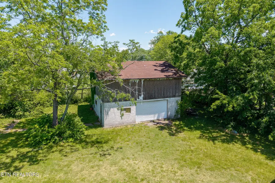 214 S 5th Ave, Baxter, TN 38544 - #3