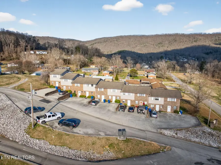 435 Hillside Drive, Harriman, TN 37748 - #2