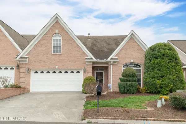 1128 Creekside Village Way, Seymour, TN 37865