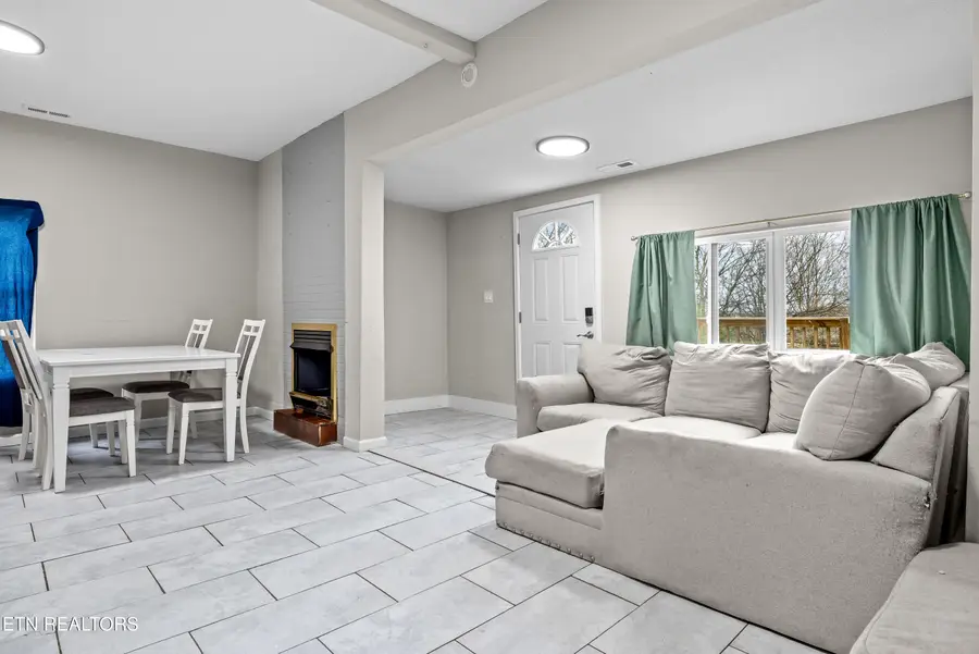 838 Railroad St, Maryville, TN 37804 - #3