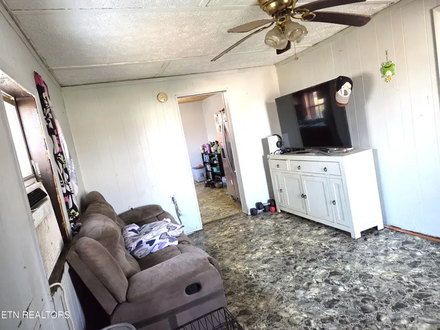 408 Prospect Ave, Newport, TN 37821 - #2