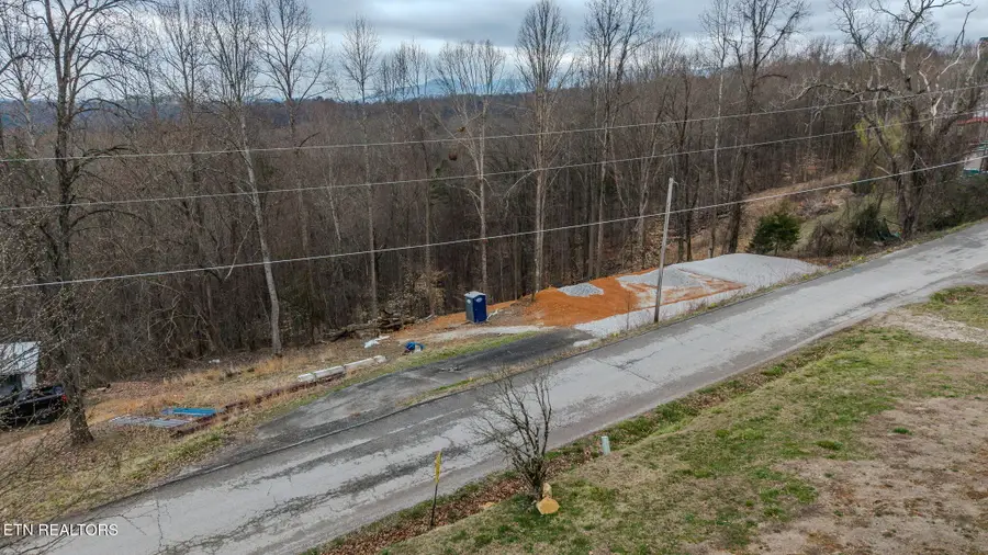 294 Landmark Rd, Jacksboro, TN 37757 - #2