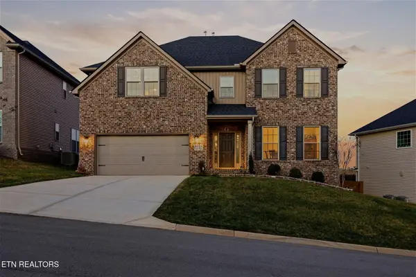 8735 Yellow Aster Rd, Knoxville, TN 37931