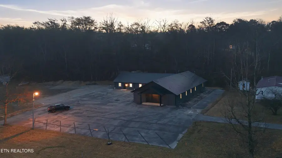 140 Tarwater St, Rockwood, TN 37854 - #2