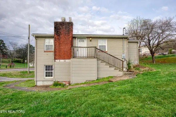 2225 NW Madison Rd, Knoxville, TN 37912