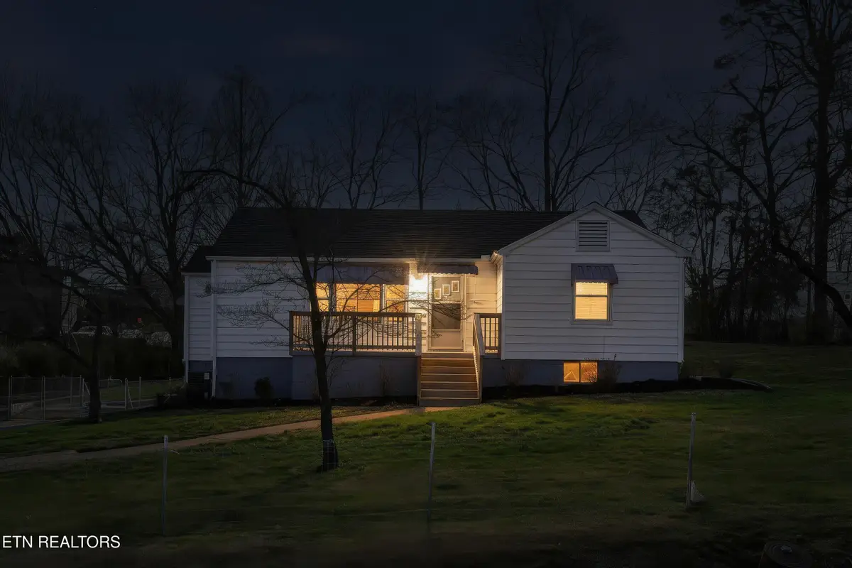 1106 Bradshaw Garden Drive, Knoxville, TN 37912 - #1