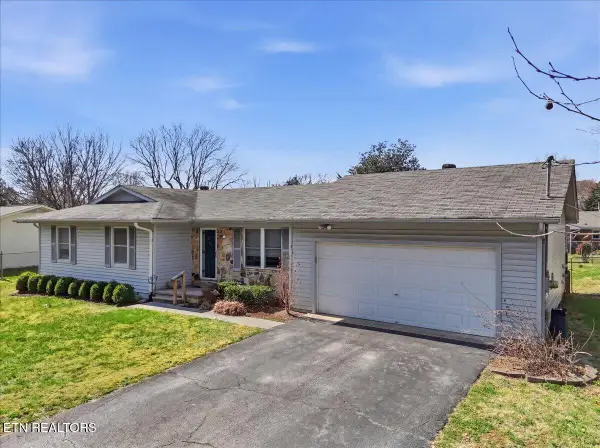 853 Walker Springs Rd, Knoxville, TN 37923