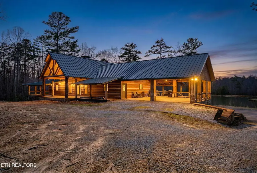 672 Falls Rd, Monterey, TN 38574 - #2