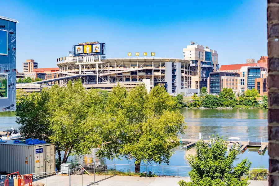 445 W Blount Ave #210, Knoxville, TN 37920 - #2