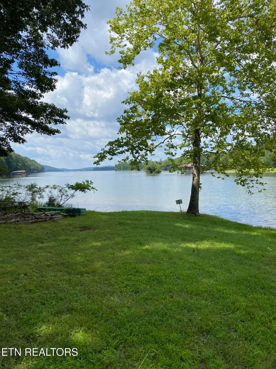 1030 Winton Chapel Rd, Rockwood, TN 37854 - #3