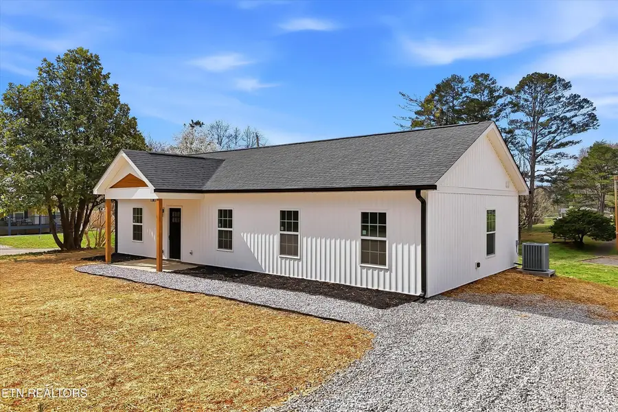 211 Morris St, Harriman, TN 37748 - #2