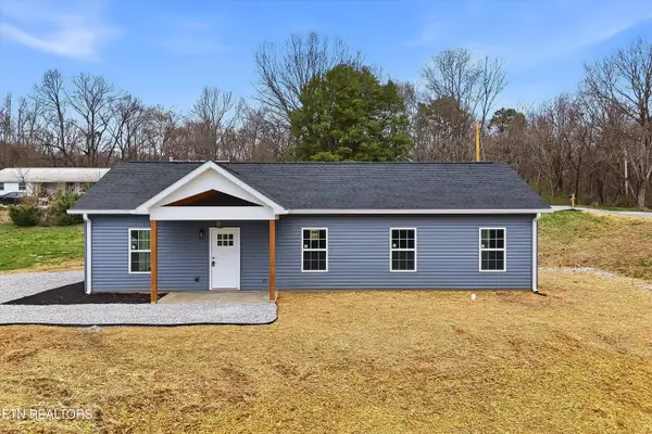 106 White Rd, Harriman, TN 37748