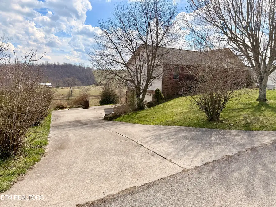 530 Coffey Rd, New Tazewell, TN 37825 - #2