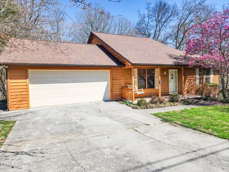 7324 Foxhaven Rd, Knoxville, TN 37918 - #2