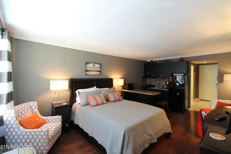 1700 Clinch Ave #201, Knoxville, TN 37916 - #2