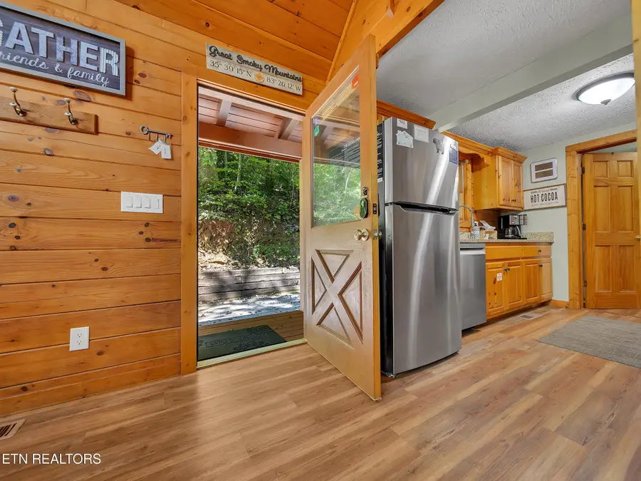 635 Black Bear Falls Way, Gatlinburg, TN 37738 - #2