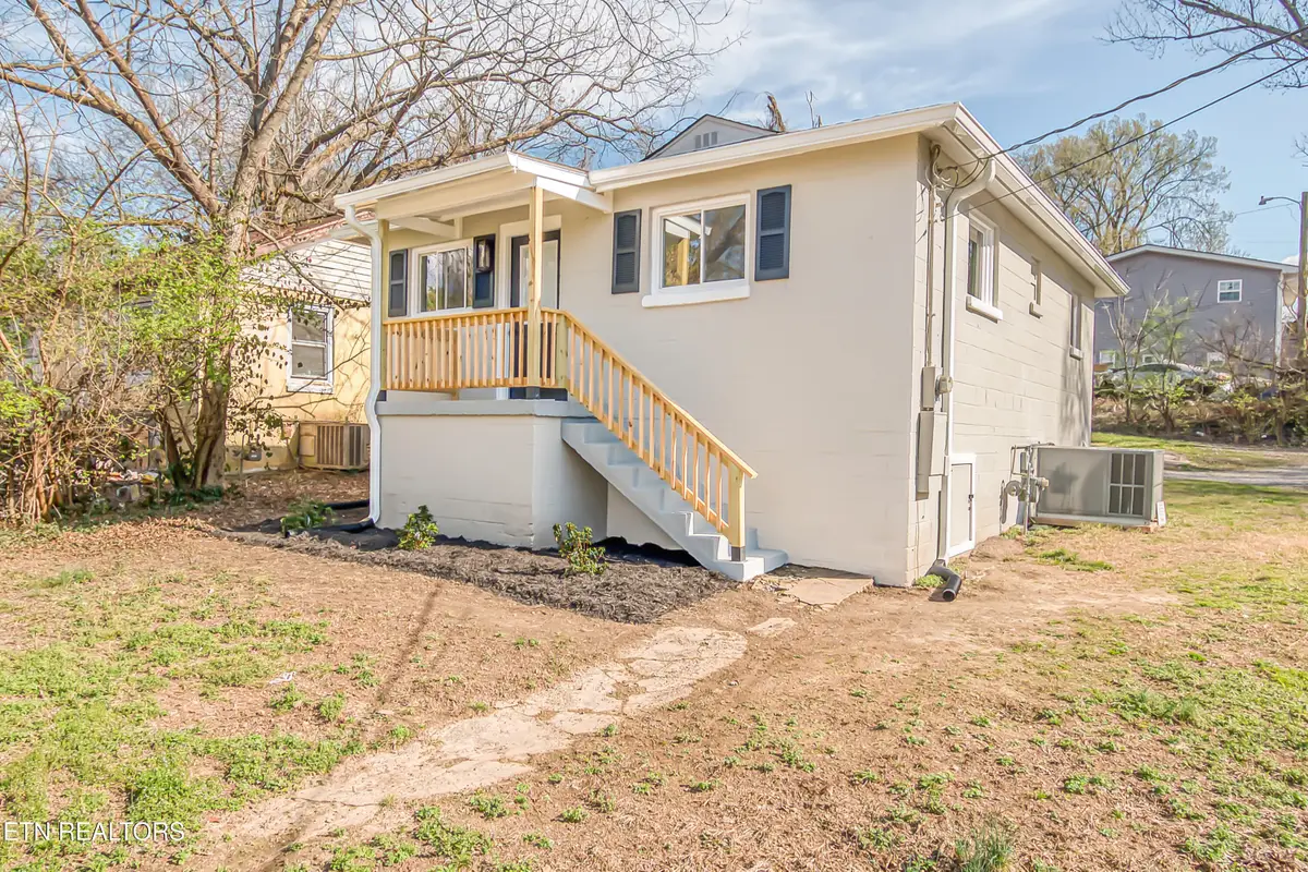 2302 Center Ave, Knoxville, TN 37915 - #1