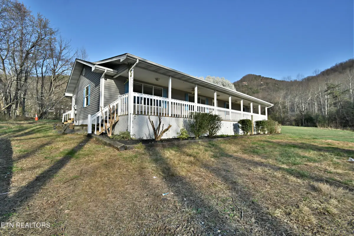 2737 Clabo Rd, Sevierville, TN 37862 - #1