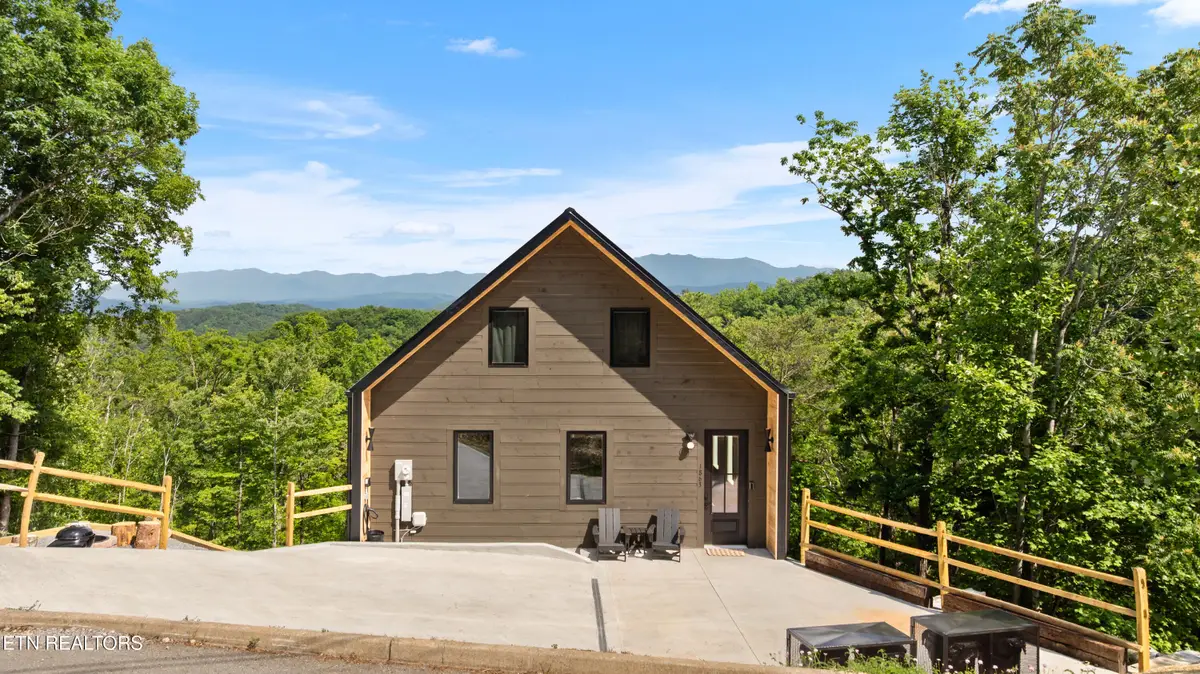 1863 Bluff Ridge Rd, Sevierville, TN 37876 - #1