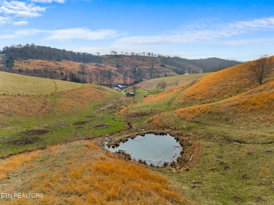 2218 Rebel Hollow Rd, Tazewell, TN 37879 - #3